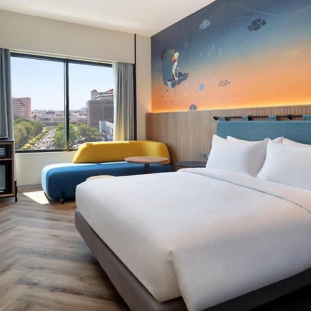 Hotel Ibis Styles Semarang Simpang Lima Exterior foto