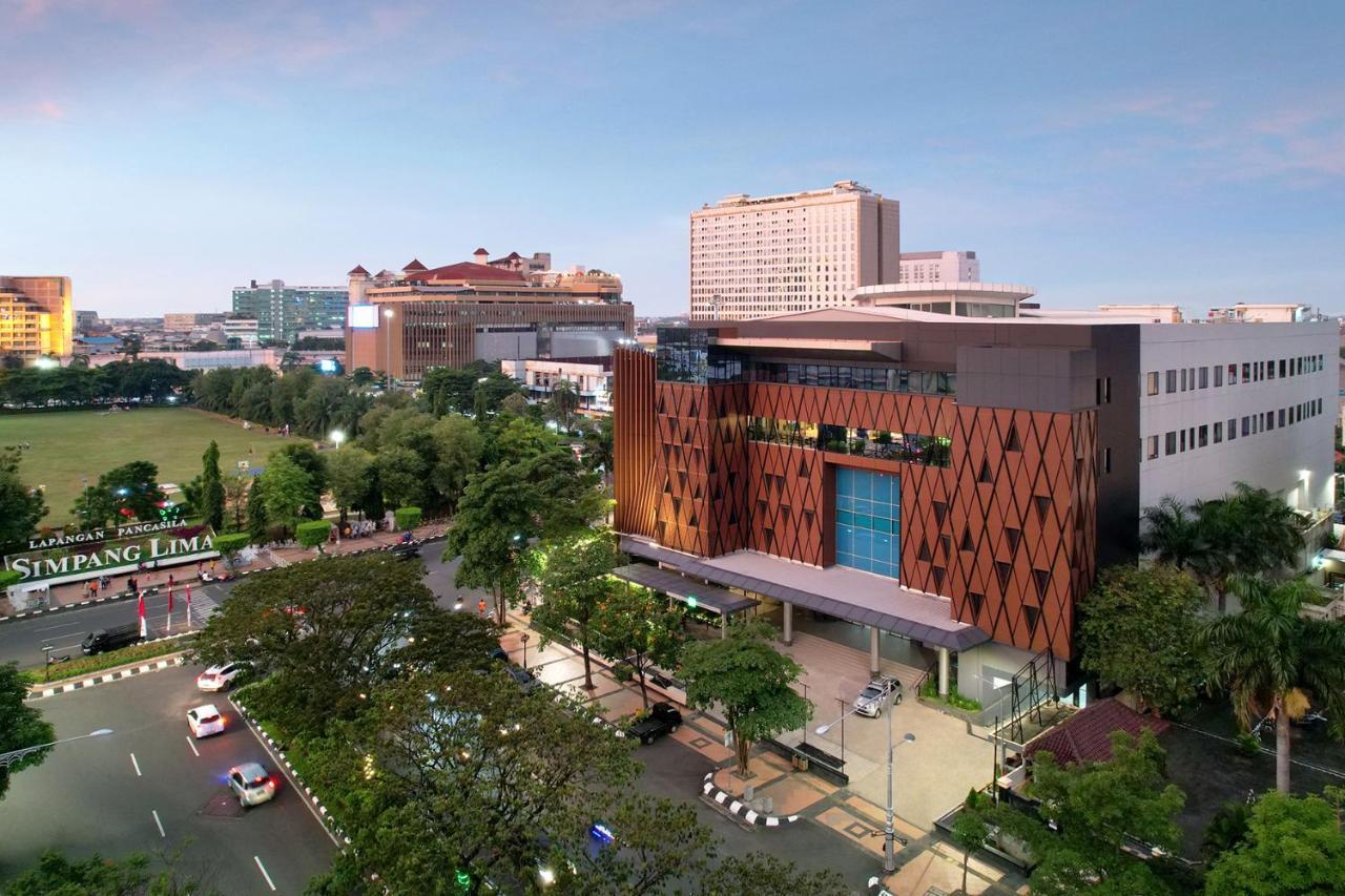 Hotel Ibis Styles Semarang Simpang Lima Exterior foto