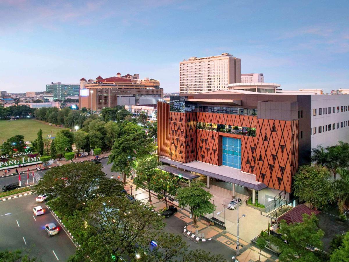 Hotel Ibis Styles Semarang Simpang Lima Exterior foto