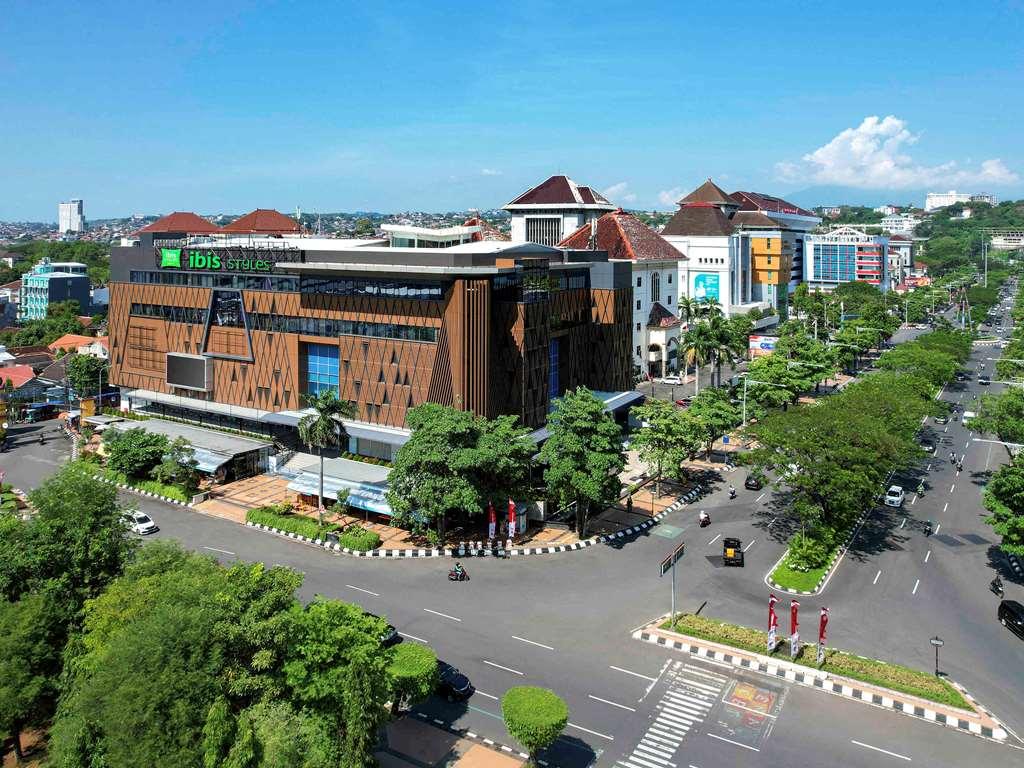 Hotel Ibis Styles Semarang Simpang Lima Exterior foto